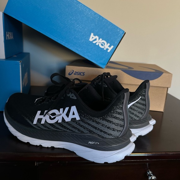 Hoka Women’s size 10 Wide - Picture 7 of 9